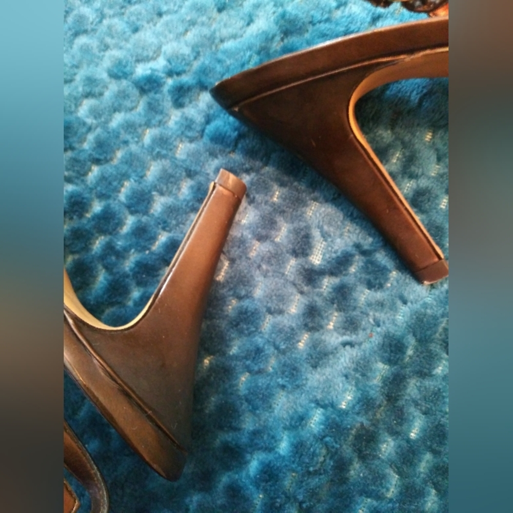 Anne Klein Metallic Heels - Picture 3 of 6